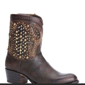 Frye Deborah deco short western boot